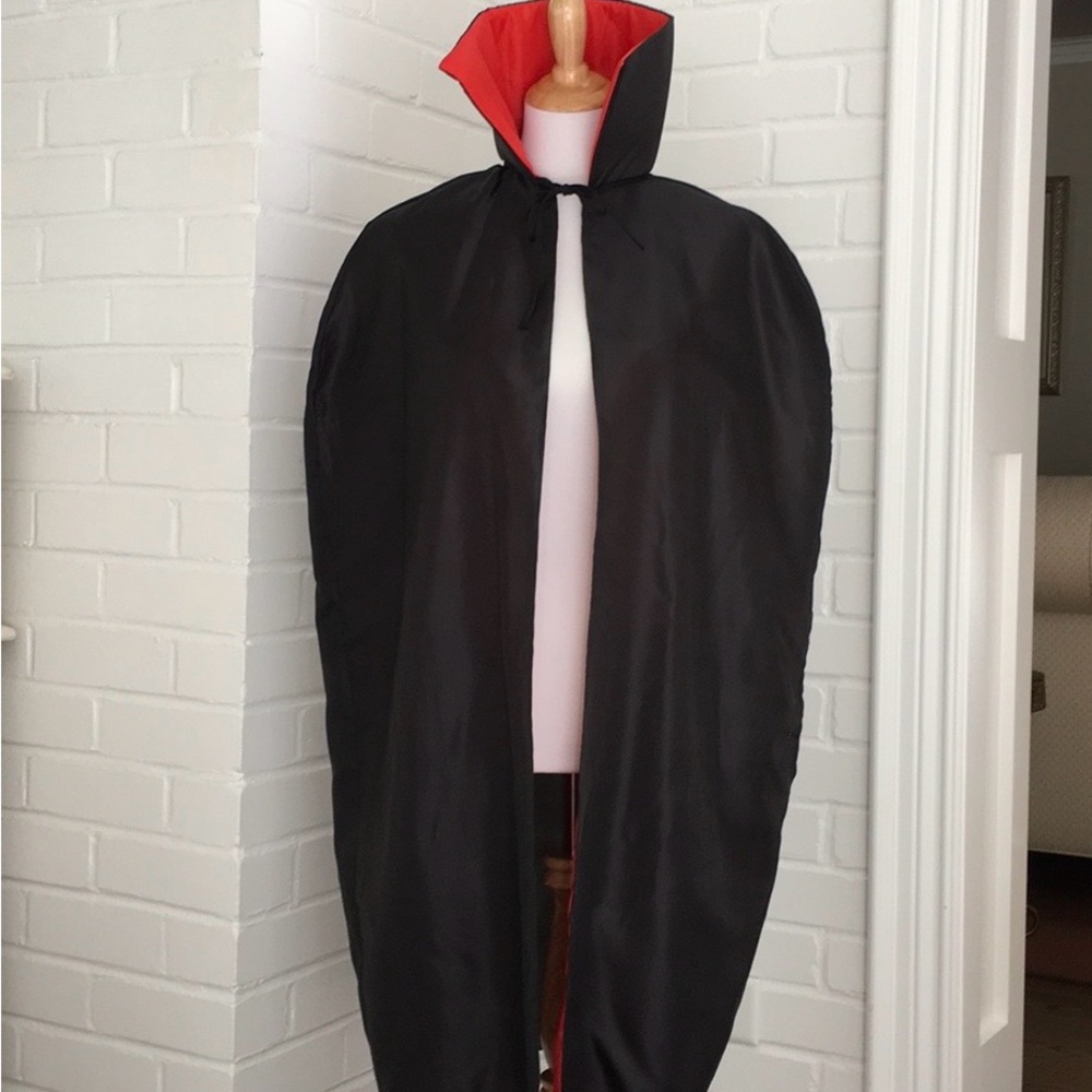 Unisex Children’s Long Black Halloween Dracula Cape With High Neck Red Lining